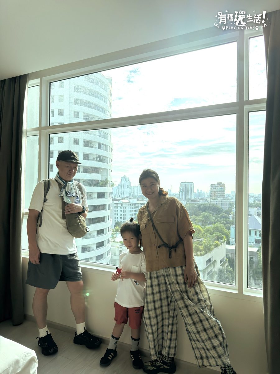 Jasmine 59 Hotel 房間窗景與早餐廳