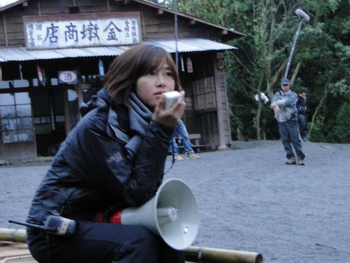 吳怡靜在《賽德克·巴萊》拍攝搭景地,霧社街上的金墩商店前。